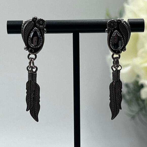 FM Fred Maloney Vintage Native American Onyx Sterling Silver Feather Earrings - Picture 1 of 13